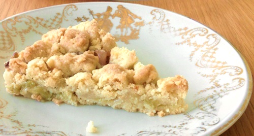 Rhabarberstreuselkuchen mit Vanille: einfach, schnell, aus nur 6 Zutaten