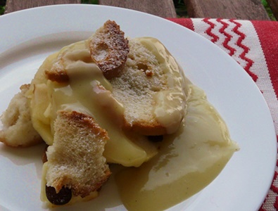 Scheiterhaufen_vegan_Vanillesoße_Portion