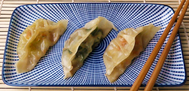 vegane Gyoza mit zweierlei Füllungen: Spinat-Shiitake und Chinakohl-Karotte