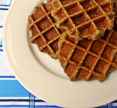 vegane Haferflockenwaffeln mit Mohn und Zitronennote