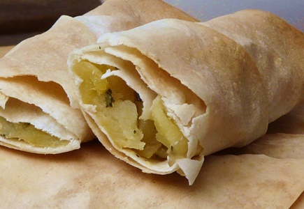 Börekröllchen / Sigara böregi mit veganer Kartoffel-Rosmarin-Füllung