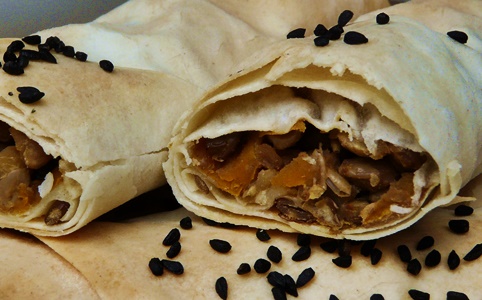 Börekröllchen / Sigara böregi mit veganer Linsen-Möhren-Füllung