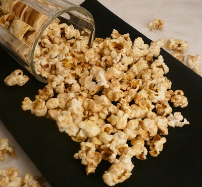 Veganes Popcorn mit Chai-Gewürz und ohne raffinierten Zucker