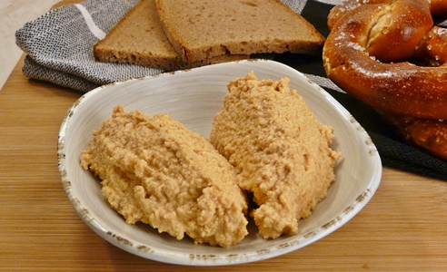 Veganer Spundekäs: würziger Cashew-Frischkäse-Dip