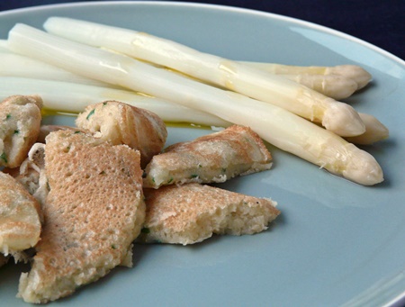 Kräuterschmarren vegan, Spargel, Leinöl