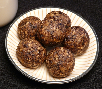 Einfache Energy Balls mit Walnuss, Trocken