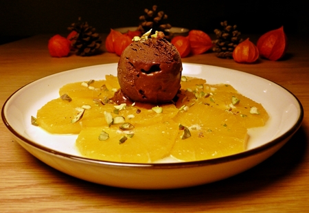 Weihnachten vegan: Orangen-Carpaccio mit Kardamom und Sorbet aus Zartbitterschokolade